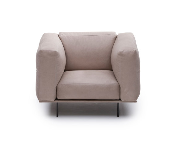 Recess armchair | Poltrone | Linteloo