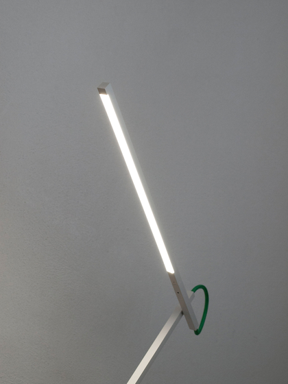 Linelight White | Lámparas de sobremesa | Shibui