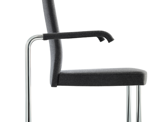 D20P Upholstered cantlever chair | Chaises | TECTA