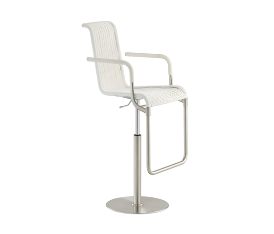 D32 E Bar chair with armrests | Taburetes de bar | TECTA