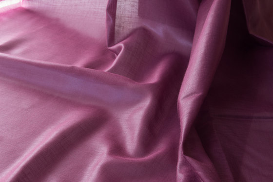 Desiree Chintz | 4213 | Drapery fabrics | DELIUS