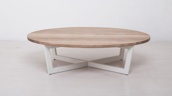 Essentials Oval Coffee Table Large | Tables basses | Uhuru Design