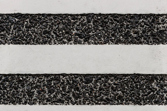 GCGeo Stripes Horizontal white cement - black aggregate | Cemento a vista | Graphic Concrete