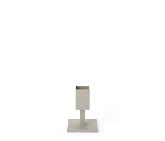 Art table candle stick | Candelabros | Röshults