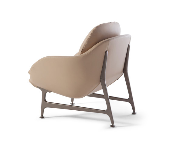 399 Vico Armchair Leather | Poltrone | Cassina