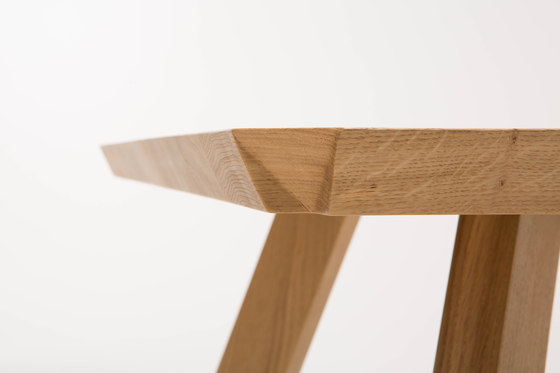 Corner table | Tables de repas | H Furniture