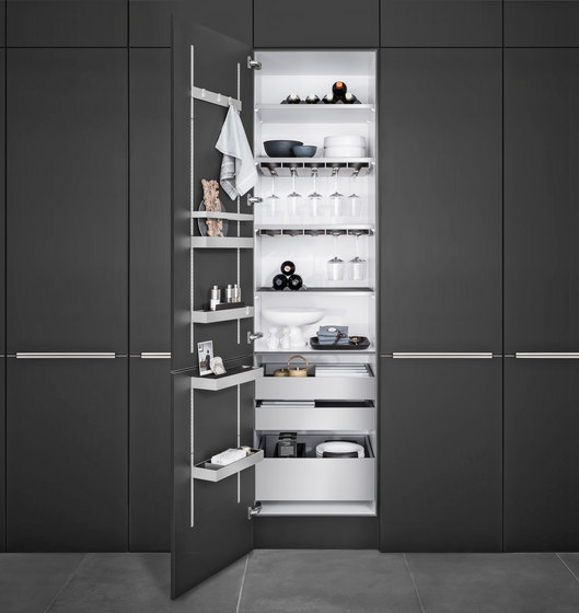Interior | MultiMatic Aluminium by SieMatic | Kitchen organization
