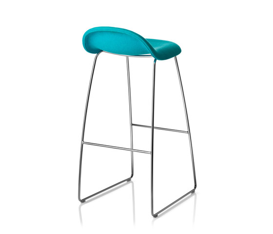 Gubi 3D Stool – Sledge Base | Bar stools | GUBI