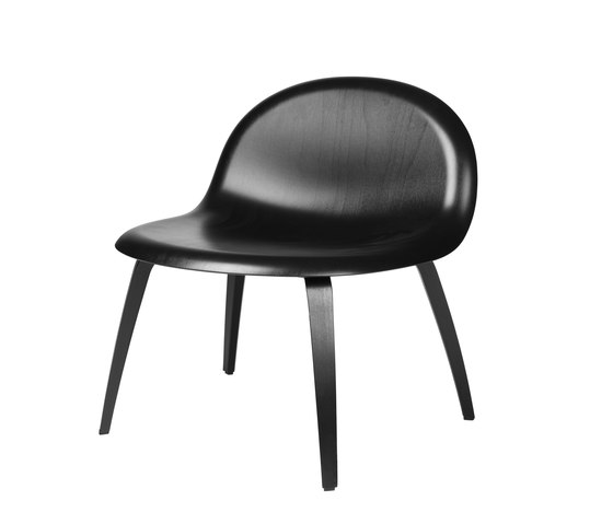 Gubi Wood Lounge Chair | Fauteuils | GUBI