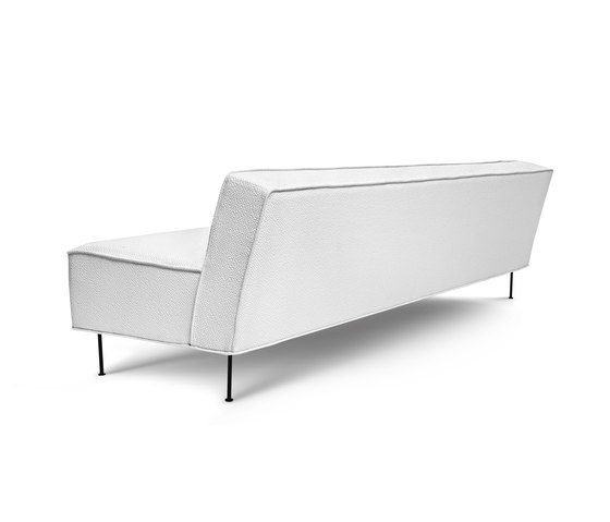 Modern Line Sofa | Sofás | GUBI