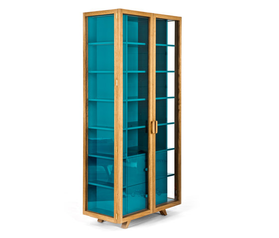 Vitrina tall cabinet | Vitrinen | Case Furniture