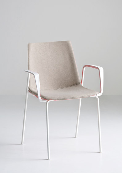 Akami TB | Chairs | Gaber