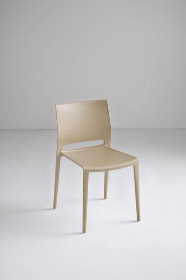 Bakhita | Stühle | Gaber