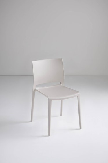 Bakhita | Stühle | Gaber