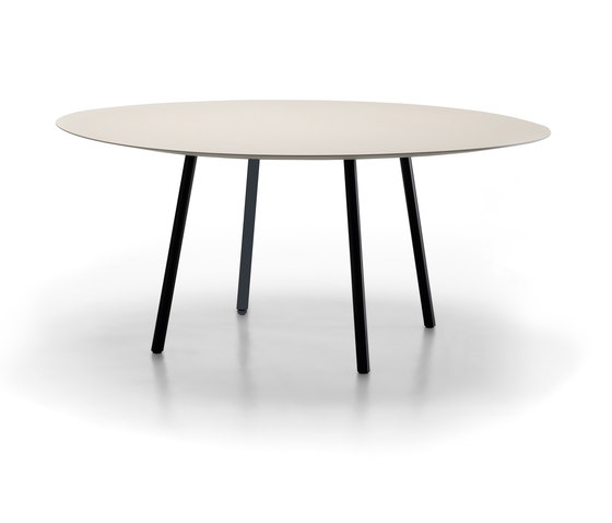 Maarten table 160cm | Dining tables | viccarbe