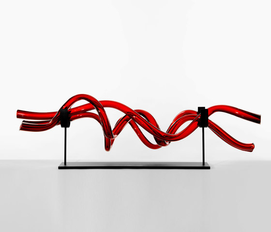 coil object group of 3 w/ stand dark oxidized red | Objekte | SkLO