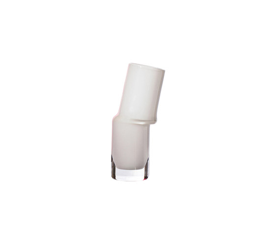 fold vessel short white | Vases | SkLO