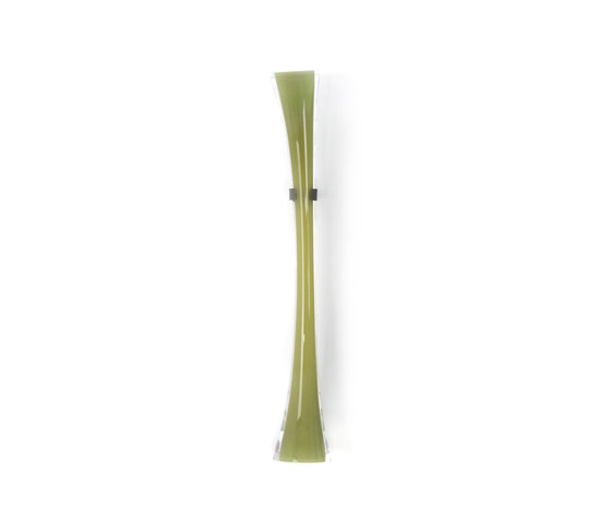 pull rod wallpiece pea green w/ vertical wall mount dark oxidized | Wanddekoration | SkLO