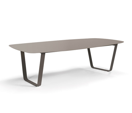 Air table | Esstische | Manutti