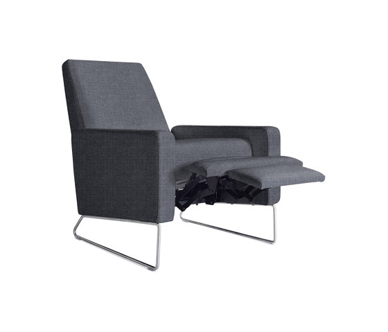 Flight Recliner in Fabric | Sessel | Design Within Reach
