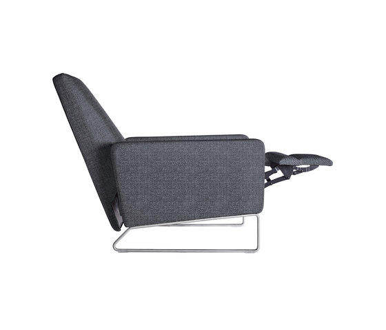 Flight Recliner in Fabric | Sillones | Design Within Reach
