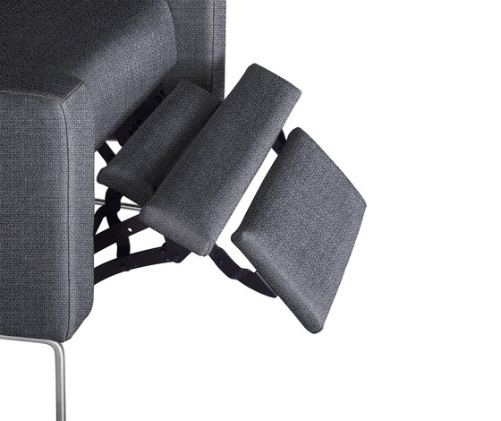 Flight Recliner in Fabric | Poltrone | Design Within Reach