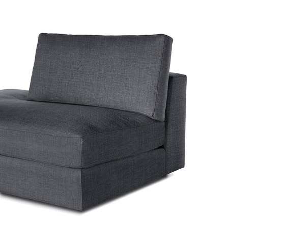 Reid Side Chaise Left in Fabric | Sofás | Design Within Reach