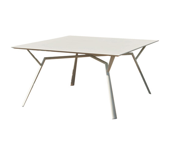 Radice Quadra square table by Fast | Dining tables