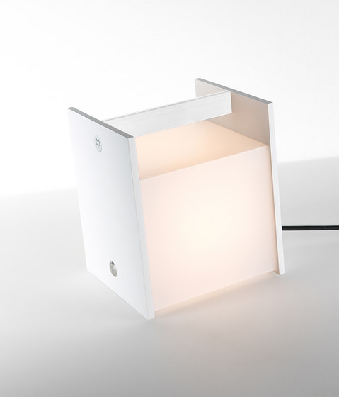 Buzze IP54 LED Pushdim GI | Lámparas de sobremesa | Modular Lighting Instruments