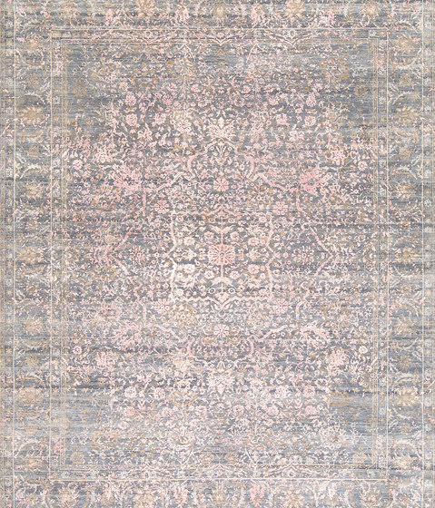 Immersive Fields grey pink | Formatteppiche | THIBAULT VAN RENNE