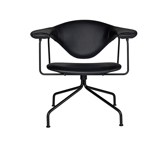 Masculo Swivel Lounge Chair | Poltrone | GUBI