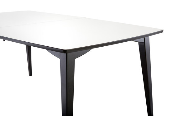 Kant Series Pitch table | Objekttische | Innersmile Furniture