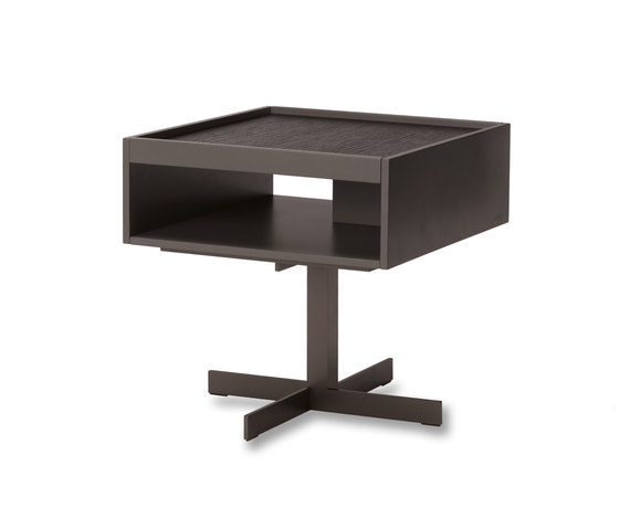 Close | Tables d'appoint | Minotti