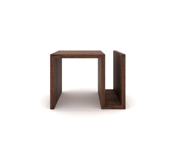 Walnut Naomi side table | Tables d'appoint | Ethnicraft