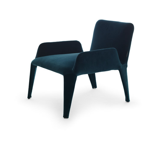 Nova lounge chair with armrest | Sillones | Eponimo