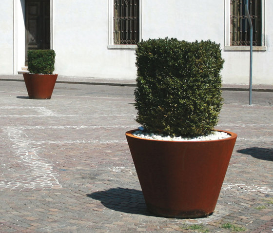 Pitocca | Plant pots | Metalco