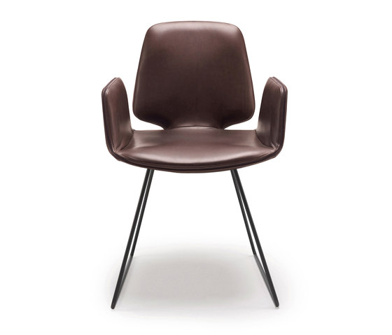 Tilda | Armchair with skid frame | Chairs | FREIFRAU MANUFAKTUR