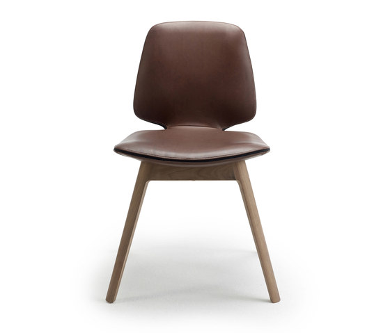 Tilda | Chair mit Holzgestell 4-Fuß | Stühle | FREIFRAU MANUFAKTUR