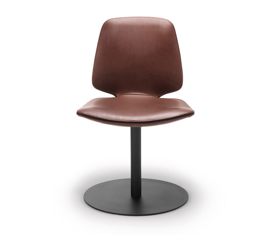 Tilda | Chair with central leg | Sedie | FREIFRAU MANUFAKTUR