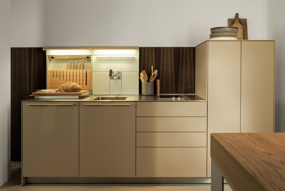bulthaup b3 Softtouch-Lack Caramel | Fitted kitchens | bulthaup