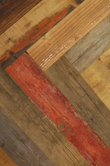 Uniquely Rio | Salvage Pine, Painted Raw Herring-Bone | Planchas de madera | Imondi