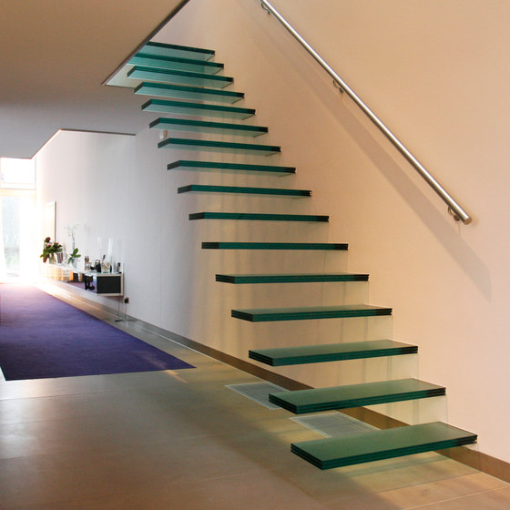 Floating | Straight Stairs Glass TRE-474 | Staircase systems | EeStairs
