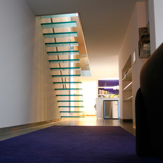 Floating | Straight Stairs Glass TRE-474 | Scale | EeStairs