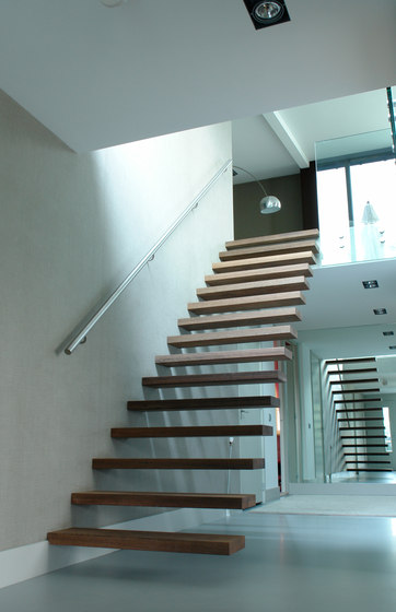 Floating Stairs Wood TRE-513 | Staircase systems | EeStairs