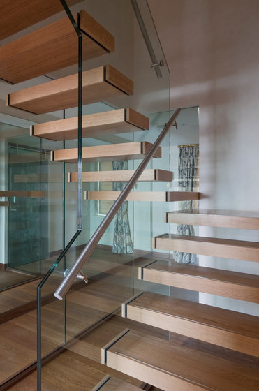 Floating Stairs Wood TWE-629 | Staircase systems | EeStairs