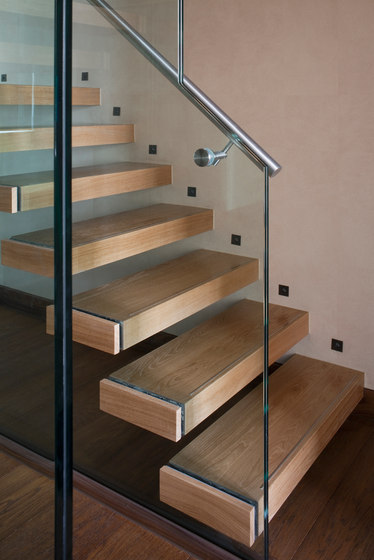 Floating Stairs Wood TWE-629 | Systèmes d'escalier | EeStairs