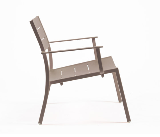 NS9528 Low Armchair | Armchairs | Maiori Design