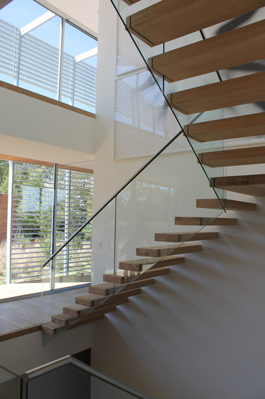 Floating | Straight Stairs Wood TRE-566 | Scale | EeStairs