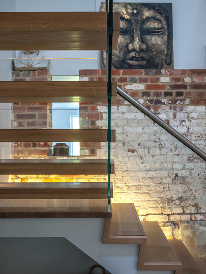 Floating | Straight Stairs Wood TRH-571 | Staircase systems | EeStairs