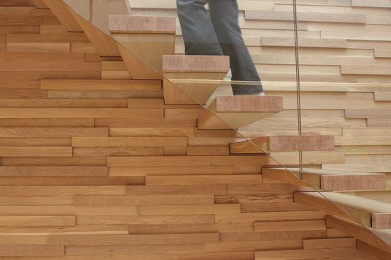 Floating | Straight Stairs Wood TRE-509 | Scale | EeStairs